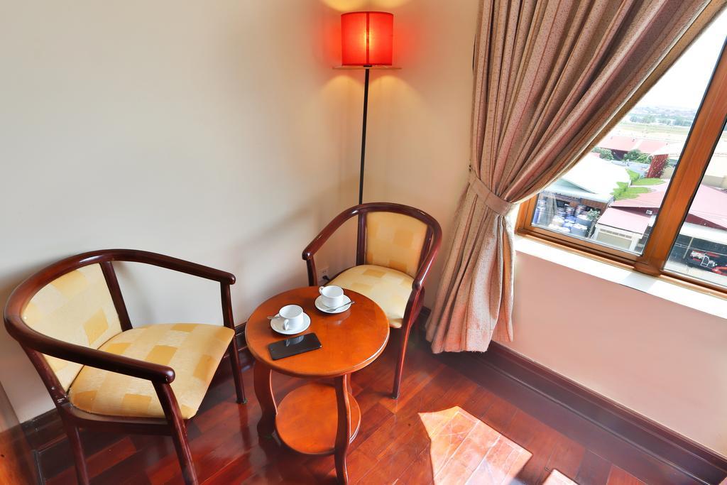 Blue River Hotel Phnom Penh Eksteriør billede