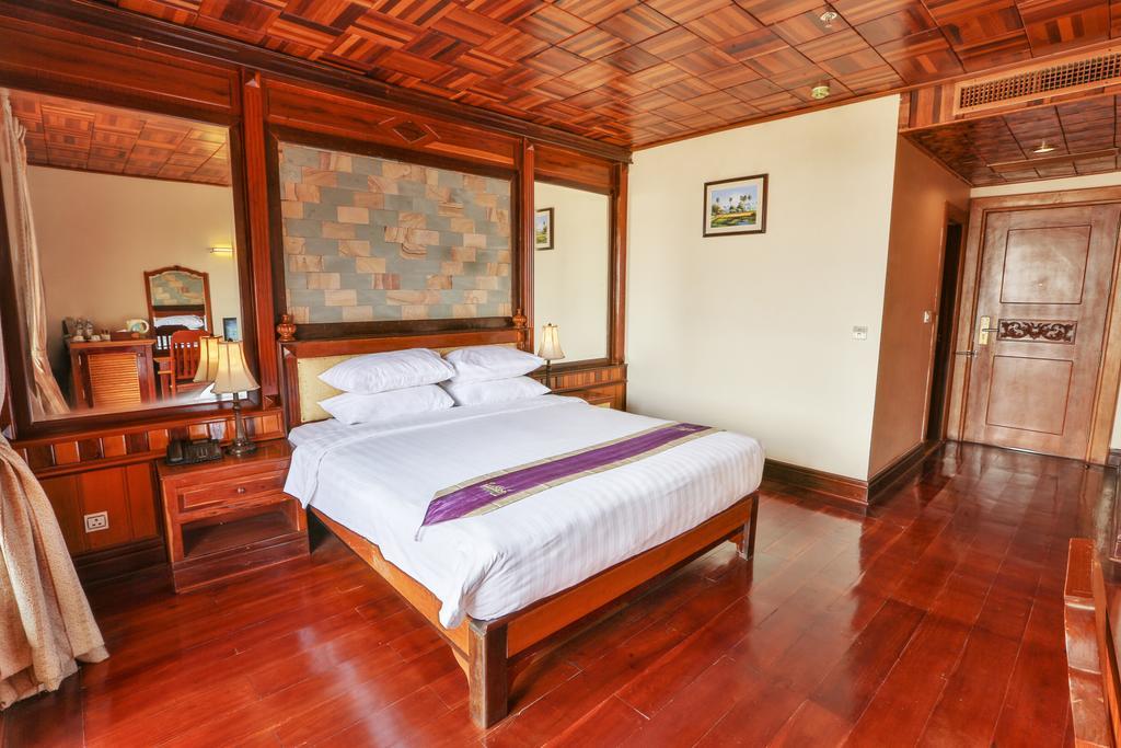Blue River Hotel Phnom Penh Eksteriør billede