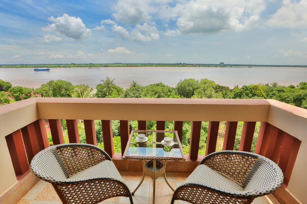 Blue River Hotel Phnom Penh Eksteriør billede