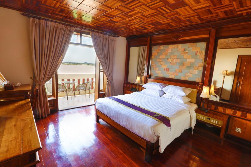 Blue River Hotel Phnom Penh Eksteriør billede