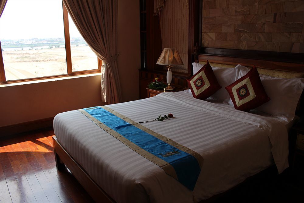 Blue River Hotel Phnom Penh Eksteriør billede
