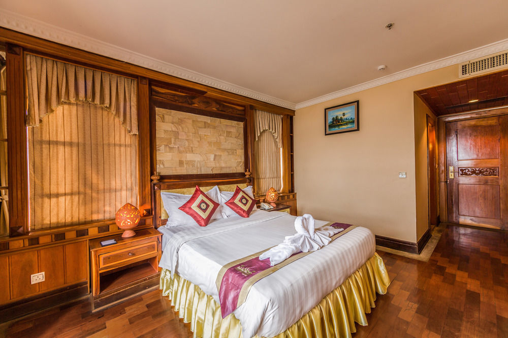 Blue River Hotel Phnom Penh Eksteriør billede
