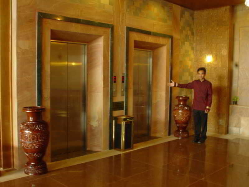 Blue River Hotel Phnom Penh Eksteriør billede