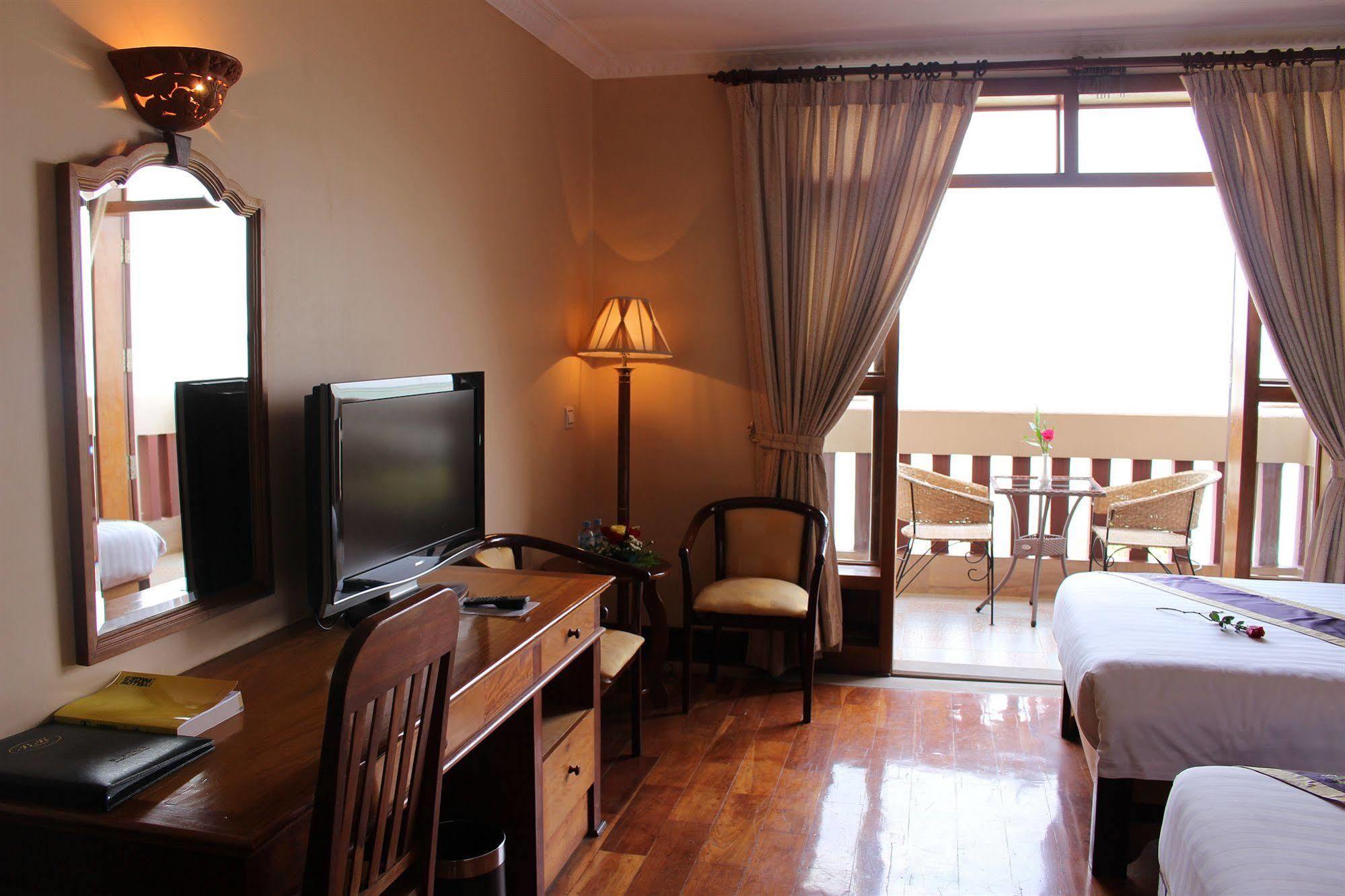 Blue River Hotel Phnom Penh Eksteriør billede