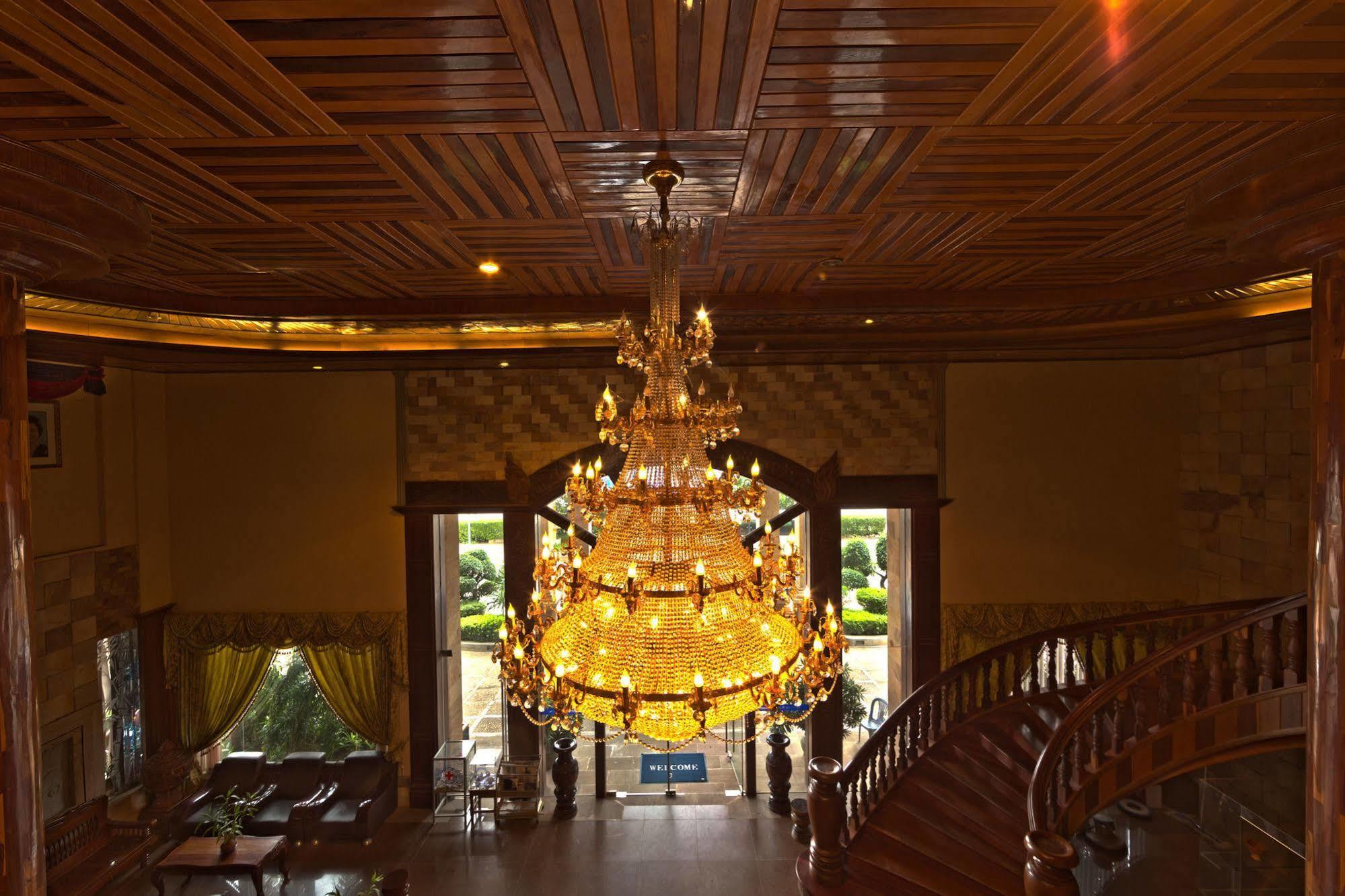 Blue River Hotel Phnom Penh Eksteriør billede