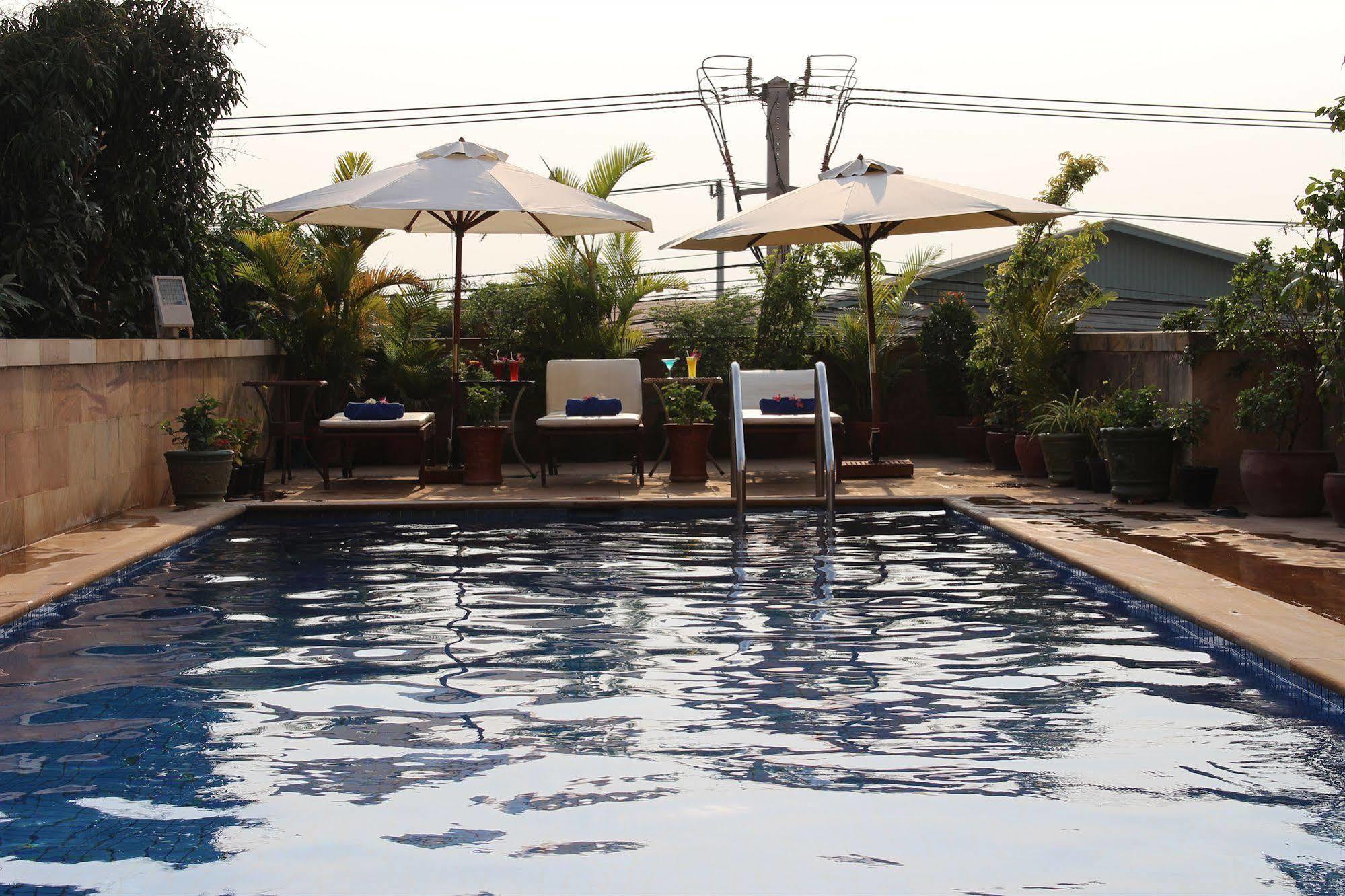 Blue River Hotel Phnom Penh Eksteriør billede
